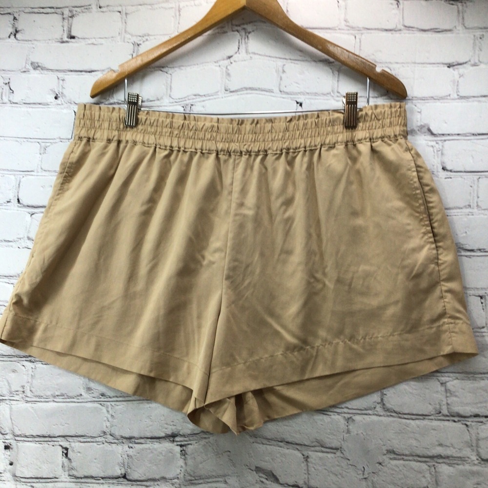 Who What Wear Shorts Womens Sz XXL Beige pull On Elastic Waist
